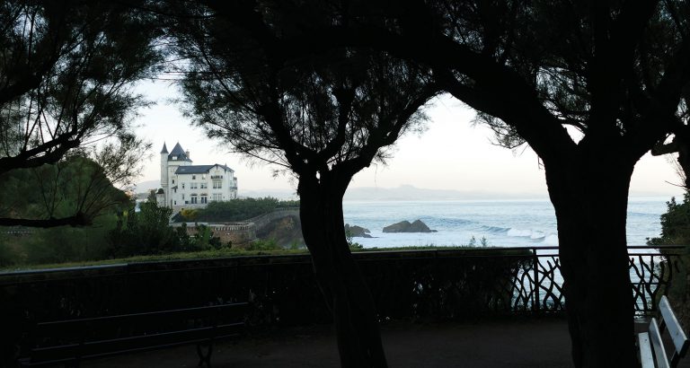 nos meilleurs recoins pour s'embrasser à Biarritz, voici une liste des endroits romantiques pour les filles en espadrilles et visiter biarritz en étant amoureux